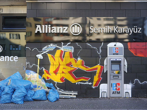 Graffiti, Allianzbüro, Kottbusser Straße, 2020